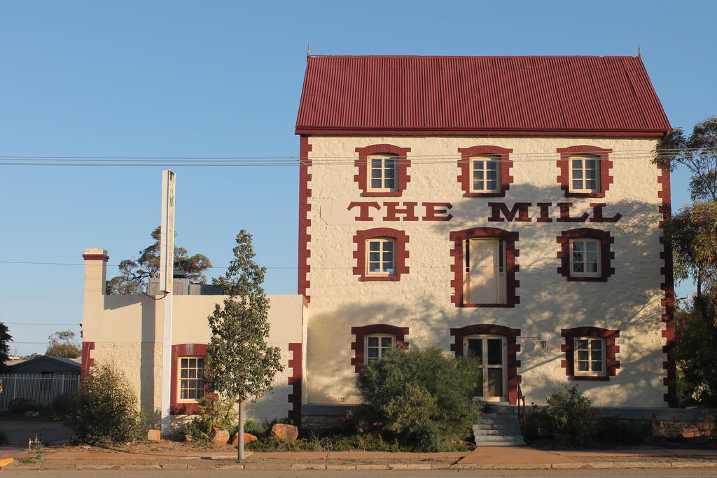 Flinders Ranges Motel - The Mill Quorn エクステリア 写真